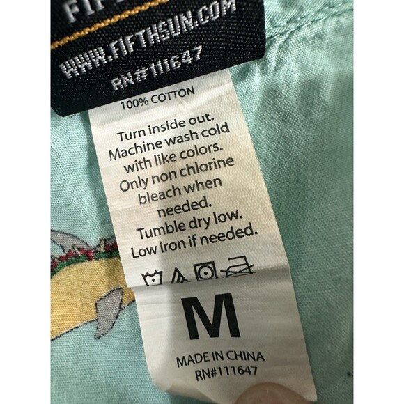 FifthSun 100% Cotton Men's Size Medium Novelty Button Up Shirt Shark Taco Surfer - Picture 5 of 9